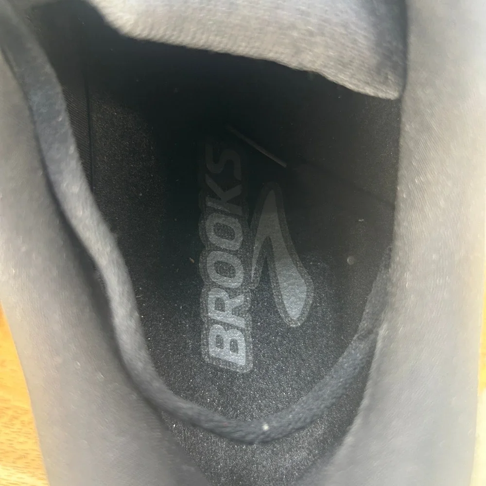 Brooks excellent used